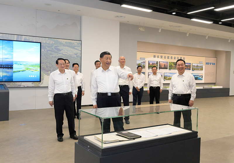 习近平在浙江考察时强调 始终干在实处走在前列勇立潮头 奋力谱写中国式现代化浙江新篇章 返京途中在山东枣庄考察